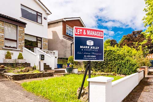 Mark Kelly & Associates To Let Sign